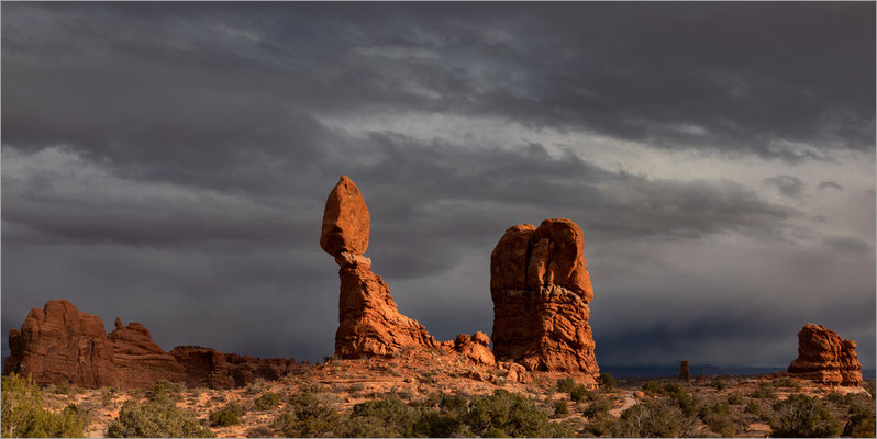 Arches NP, Utah! Majestätische Felsbögen und bizarre Steinformationen. Einzigartige Landschaft! 