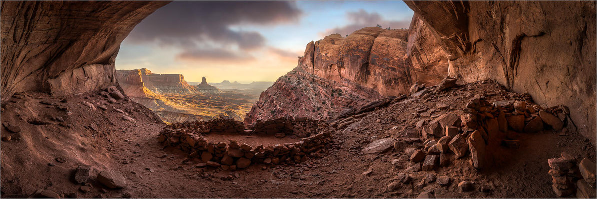 False Kiva im Canyonlands NP, Utah! Weite Canyons, Tafelberge und bizarre Felsformationen, geformt von Flüssen. Wild und ungezähmt!