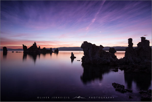 Mono Lake, Kalifornien! Surreal schöne Tuffsteinformationen im alkalischen See. Einzigartiges Ökosystem und faszinierende Landschaft! 