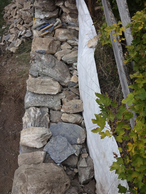 Détail de la profondeur de la maçonnerie du mur