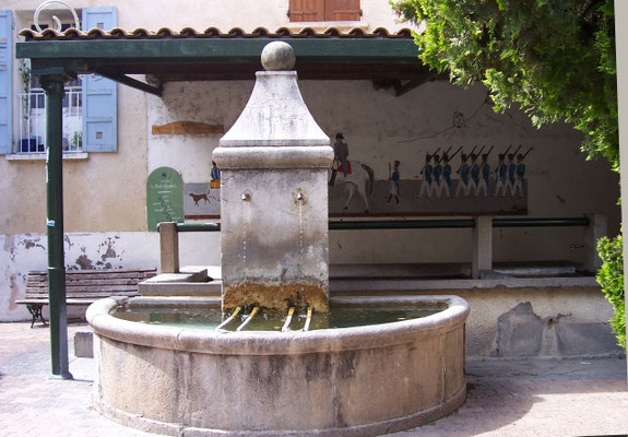 La précieuse fontaine qui a fait office d'approvisionnement en eau