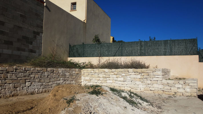 Vue partielle du mur de soutenement