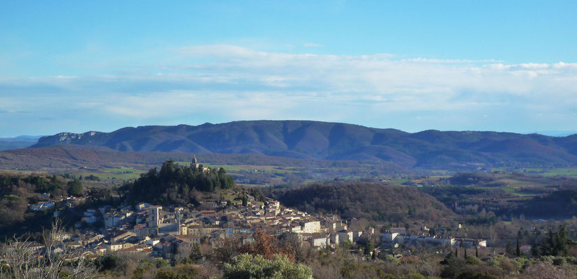 Vue générale de Forcalquier, sous préfecture du département des Alpes de Haute Provence