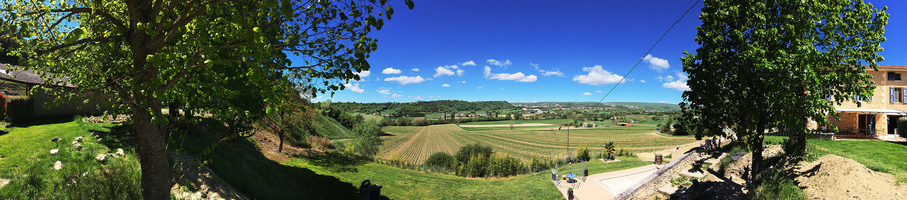 Vue panoramique de Forcalquier et de la Z.A. des Chalus depuis le chantier