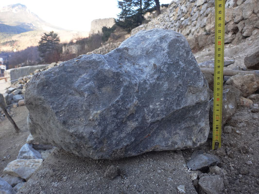 Un choix rigoureux de pierres d'enrochement (+ de 20 cm de hauteur)...