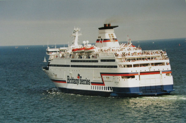 Bretagne quittant Saint-Malo. Photo Antoine H.