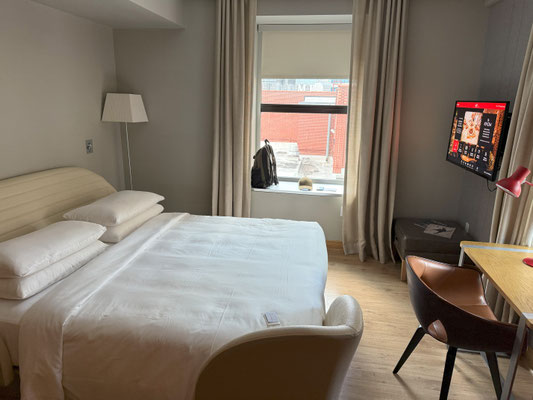Unser Zimmer im 17. Stock scheint recht neu renoviert worden zu sein. 