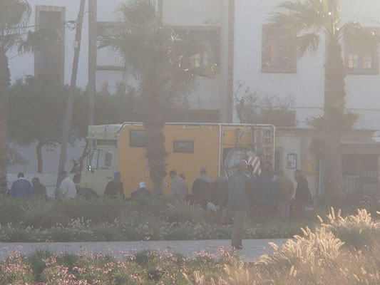 Zockerrunde am Unimog Essaouira