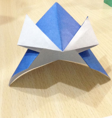 Samurai helmet designed and folded by Teru Kutsuna. かんたん兜。沓名輝政創作。#origami #origaminowa