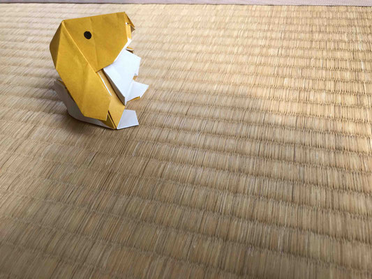 垂れ耳うさぎ lop rabbit (origami), designed by Teru Kutsuna.