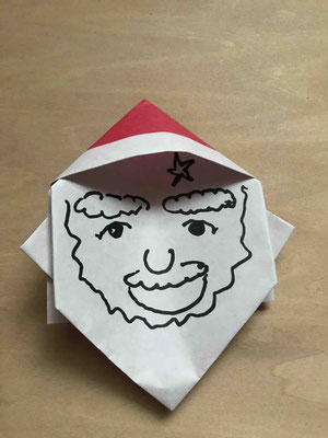 サンタクロース Santa claus (origami), designed by Teru Kutsuna.