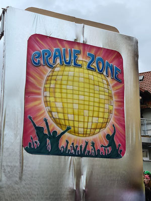 Graue Zone: Dancing-Bar