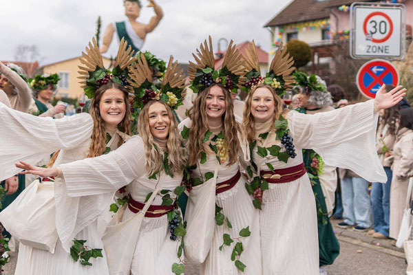 Haubentaucher - Götter ausm Wengert - Dionysos lässt grüßen!