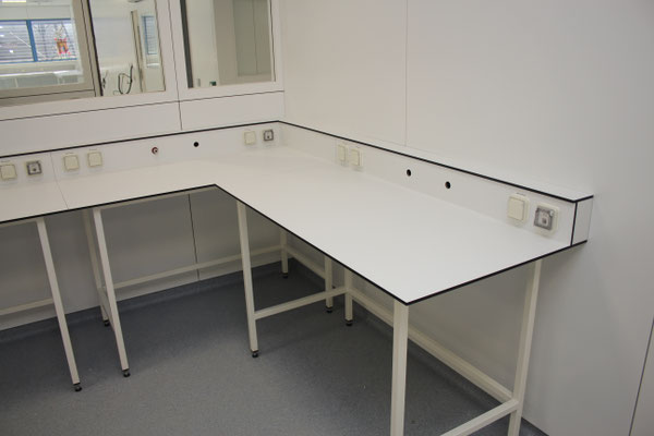 Paillasse sèche en compact  