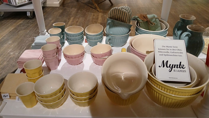 Mynte Serie: Spültücher 7,50€; Becher 8€; Müslischalen 6,50€; Rührschüssel mit Ausguss 22€; Rührschüsseln klein 17€; mittel 27€; groß 37€