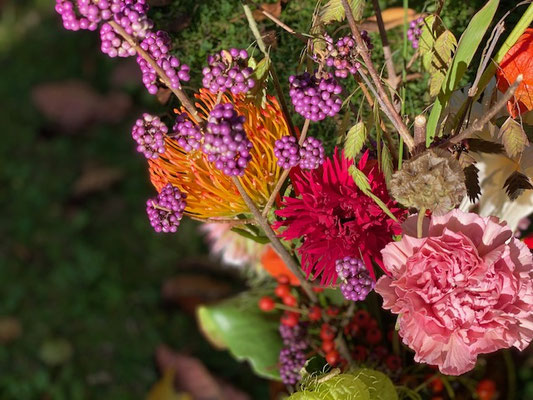 Saisonaler Blumenstrauß