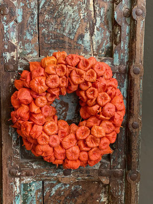 Handgemachte Herbstkränze für Tisch und Tür