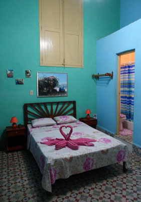 Bedroom 3 on first floor with door of bathroom