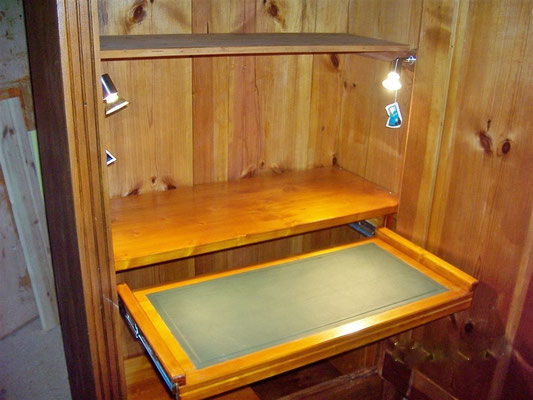 ausziehbarer Tisch