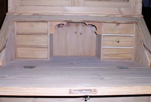 Neuanfertigung von dem kleinen Gesims