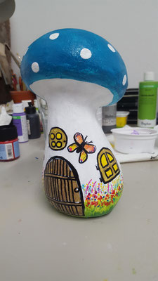 Elfenhaus blaues Dach