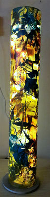 Stehlampe orange - gelb - türkisblau  1m © KunstMomente Christine Dablander / Ansicht mit Beleuchtung 