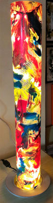 Stehlampe rot - gelb - blau   1m © KunstMomente Christine Dablander / Ansicht mit Beleuchtung 