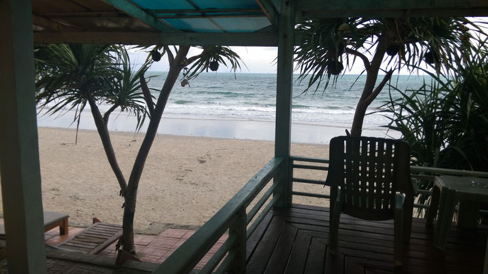 Terasse und Ausblick Pakgasri Guesthouse