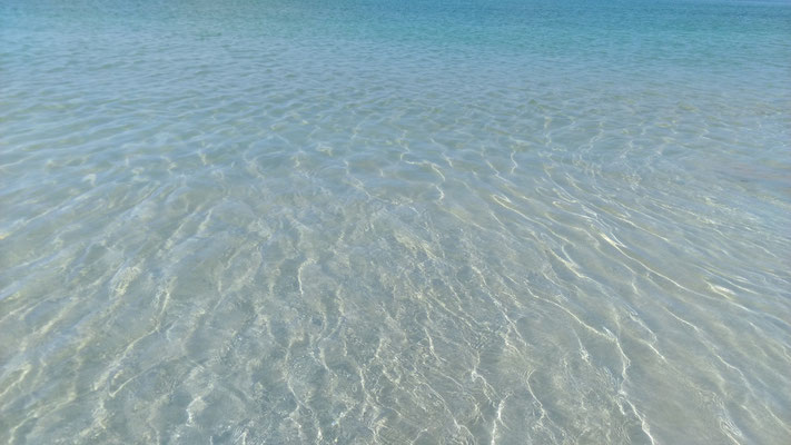 Das Wasser ist glasklar