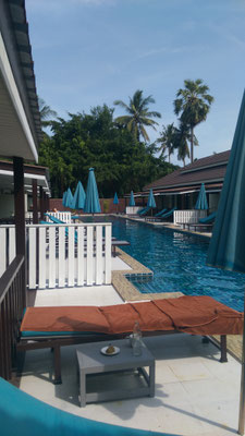Frühstück am Pool