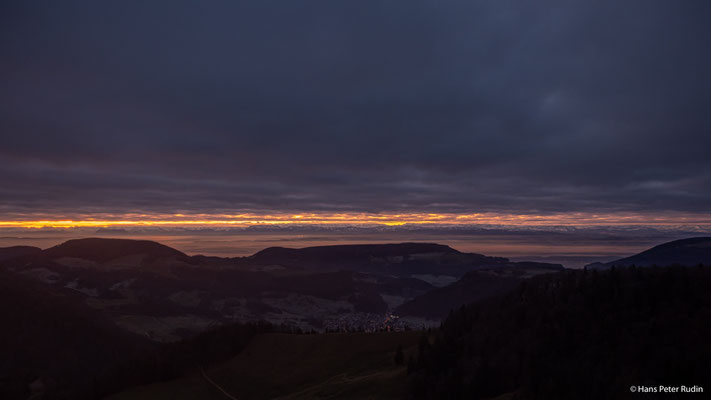 Blick über das Mittelland, vor Sonnenaufgang