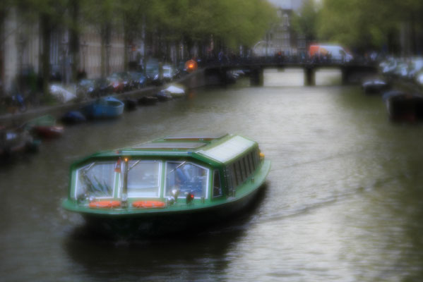 アムステルダム市内　EOS Kiss X7+Lensbaby Velvet 85mm f1.8　＠写真：水谷　諭