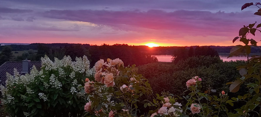 Beim Urlaub in der Ferienwohnung können Sie Ihren Urlaub frei getalten und wunderschöne Sonnenuntergänge genießen