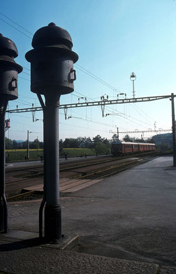 Station Zweideln mit Vorortstriebzug Zürich - Zurzach