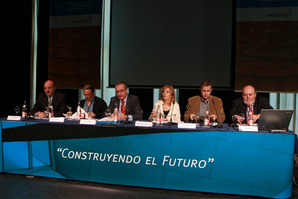 Moderador mesa redonda sobre empleo en Contart 2009