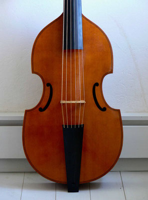 Kopie einer Edward Lewis Bassgambe, Vorderansicht - Violworks