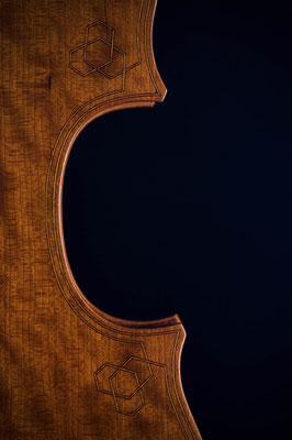 Eckenornament auf Lironeboden - Violworks