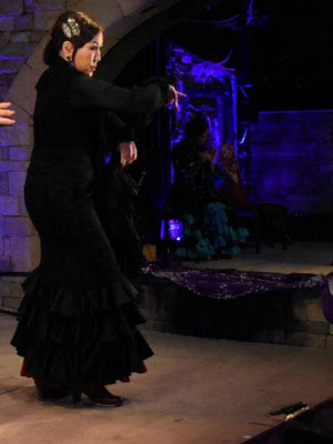 Kaoriさん　パレハのシギリージャ　マントンも美しく操ってくれました！これからもますます踊り込んでいきましょう♪