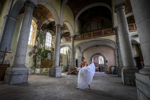 Surrender of the bride (Church of decay)