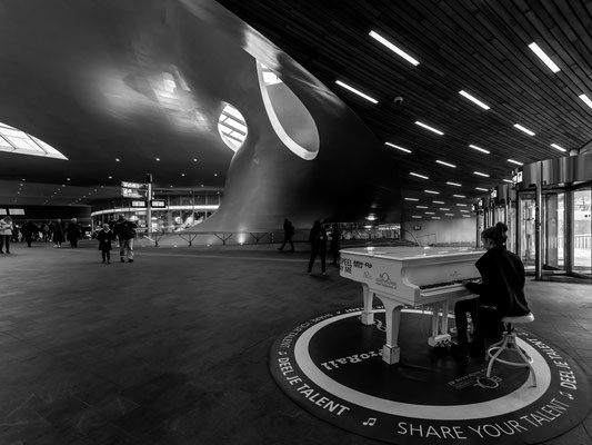 Play me (Station Arnhem)