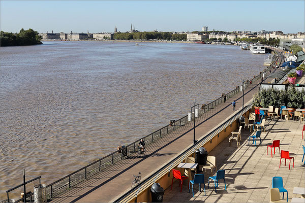 La Garonne - quai de Bacalan, Bordeaux, France