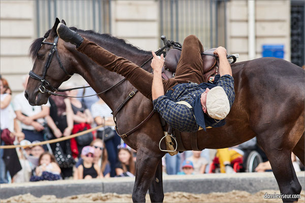 SCÈNES EN SELLE, "News, au galop vers les nouvelles" (cie Alicia Dosogne et Clément Ferron), Lunéville, France