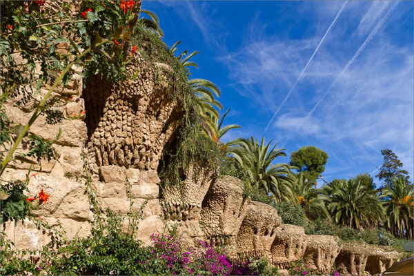 Parc Güell (passage des Palmiers), Barcelone, Espagne