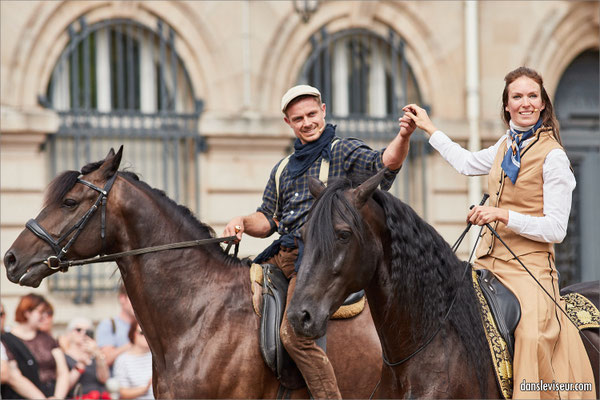 SCÈNES EN SELLE, "News, au galop vers les nouvelles" (cie Alicia Dosogne et Clément Ferron), Lunéville, France