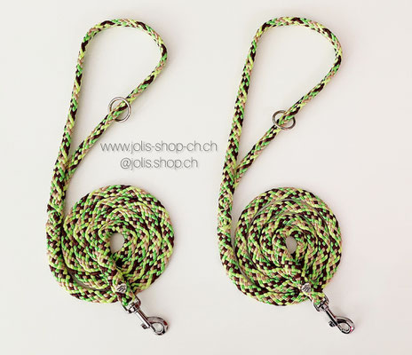 Art.-Nr.: 6029  / 2 Stück sofort verfügbar / Federleichte Flachseilleine 1.3cm breit  / ca.130cm lang / Mit Handschlaufe und Mini-Karabiner          Preis: CHF 25.-