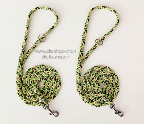 Art.-Nr.: 6029  / 2 Stück sofort verfügbar / Federleichte Flachseilleine 1.3cm breit  / ca.130cm lang / Mit Handschlaufe und Mini-Karabiner          Preis: CHF 25.-
