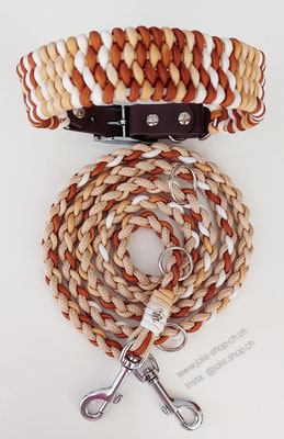 Bild 2 / Art.-Nr.: 6058-2 / Halsband "4 Reihige Pipa" Beige-Braun  4cm breit / Biothaneverschluss2.5cm breit) /  Halsumfang 42cm-48cm) Preis: CHF 48.-  /  Leine 185cm kBeige/Braun 2x Mittelgrosse Karabiner für Mittel- bis Grosse Hunde Preis: CHF 29.-