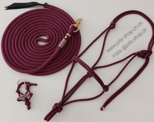 Art.-Nr.: 2076 / Knotenhalfter 8mm (Grösse FULL) Farbe: Aubergine  / Preis: CHF 24.00   Ganzes Set wie auf dem Foto Preis: CHF 92.00