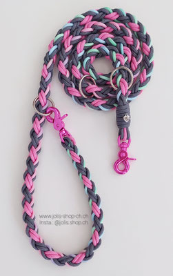 Art.-Nr.: 7000 /   Leine 180cm, Hundeleine geflochten mit 8 Seilen, Farbe: Rosa/Grau geeignet für mittelgrosse Hunde, die farbigen Karabiner sind geeignet bis ca. 16kg Gewichtsklasse     Total Preis: CHF 39.90