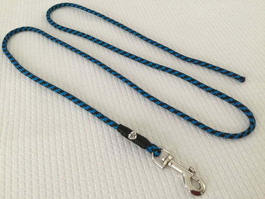 Art.-Nr.: 5057    Hausleine/Schleppleine  (6mm Seil)  Meerblau  / kleiner Karabiner      150cm          Preis: CHF 8.-